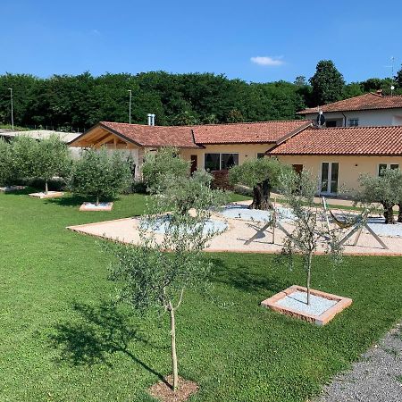 B&B Alciliegio Casnate Con Bernate Екстер'єр фото