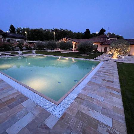 B&B Alciliegio Casnate Con Bernate Екстер'єр фото