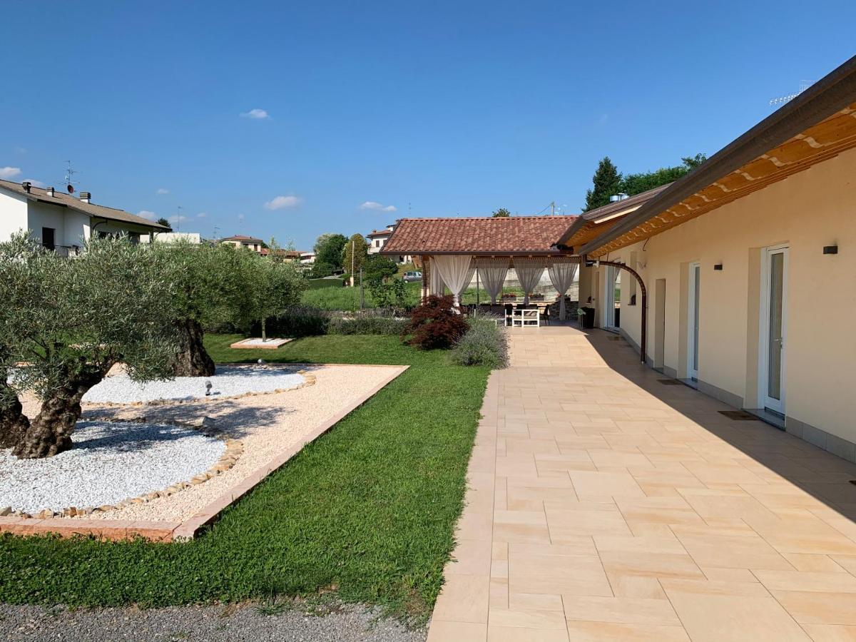 B&B Alciliegio Casnate Con Bernate Екстер'єр фото