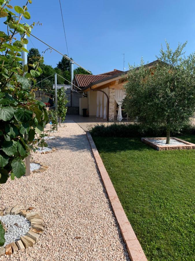 B&B Alciliegio Casnate Con Bernate Екстер'єр фото