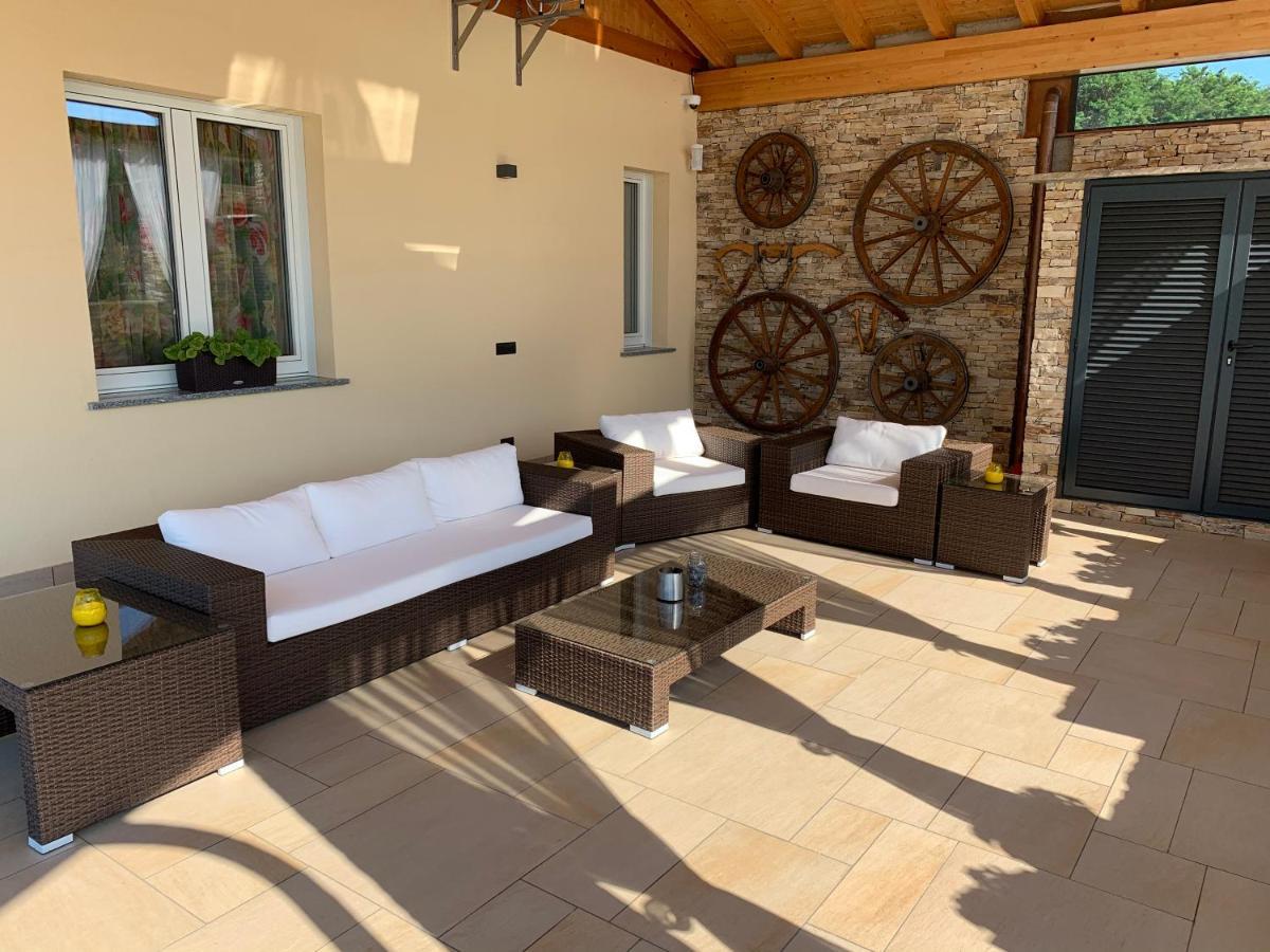B&B Alciliegio Casnate Con Bernate Екстер'єр фото